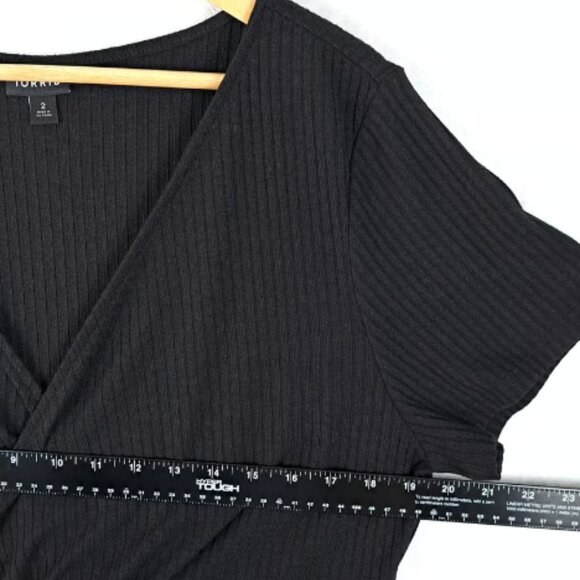 Torrid Top Womens 2X Black Rib Surplice Tee Short Sleeves V-Neck Stretch Fitted - Picture 3 of 3